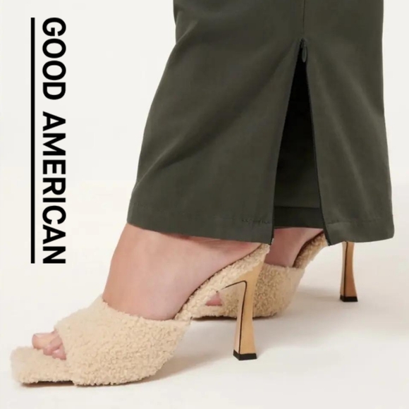 Good American - Standout Sherpa Mule Heels - Cream - Size 9 - Picture 5 of 7